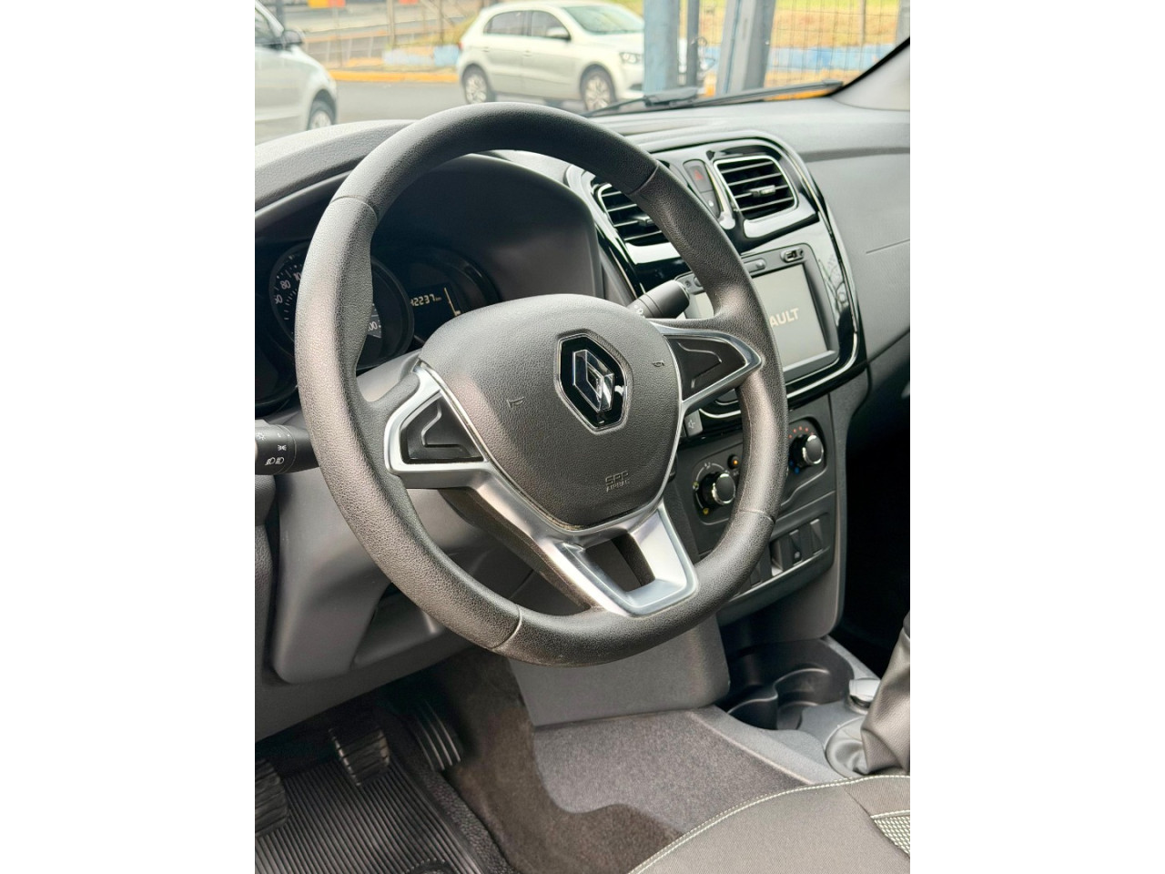 Logan 1.0 12V 4P FLEX SCE ZEN