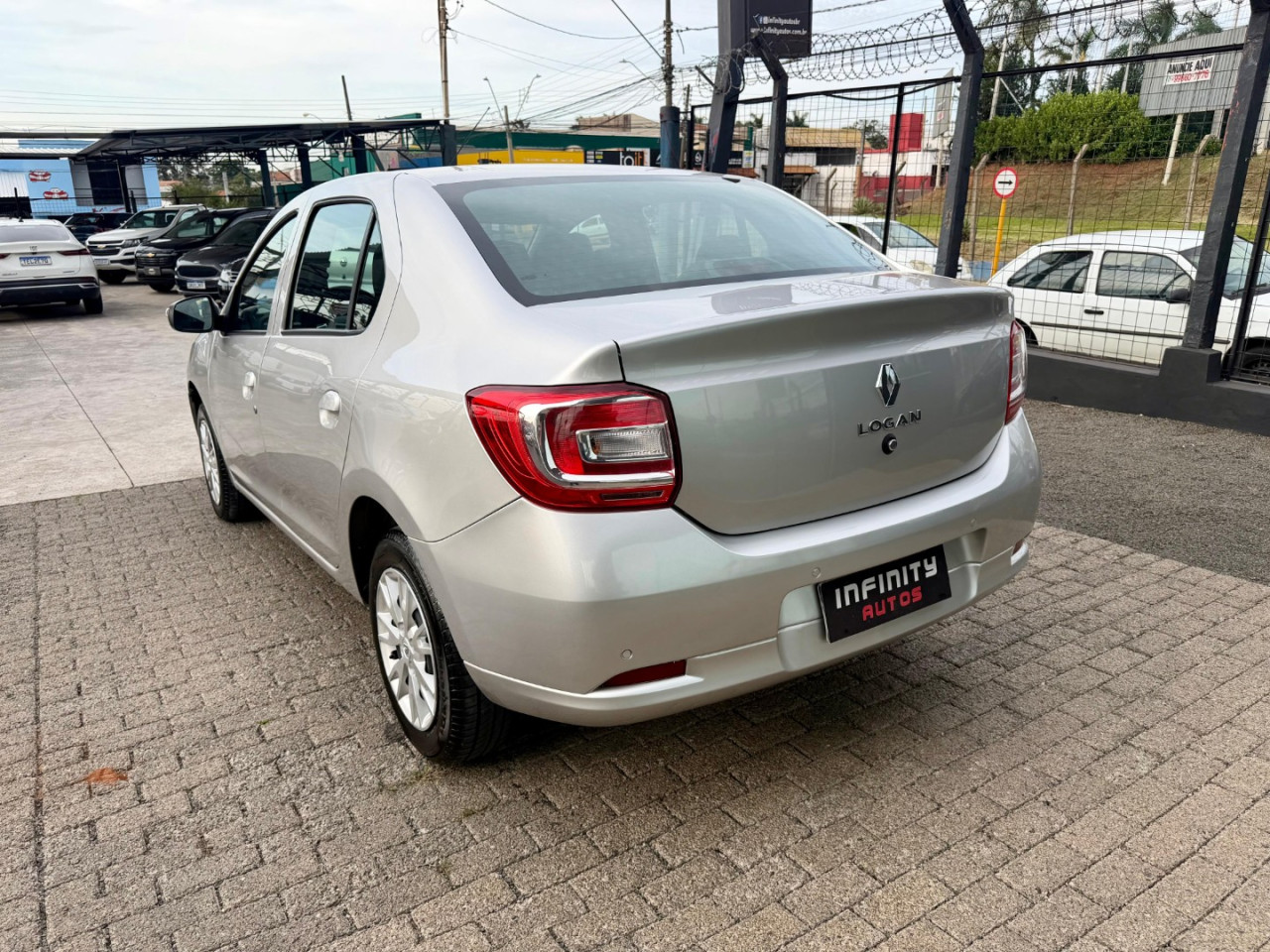 Logan 1.0 12V 4P FLEX SCE ZEN