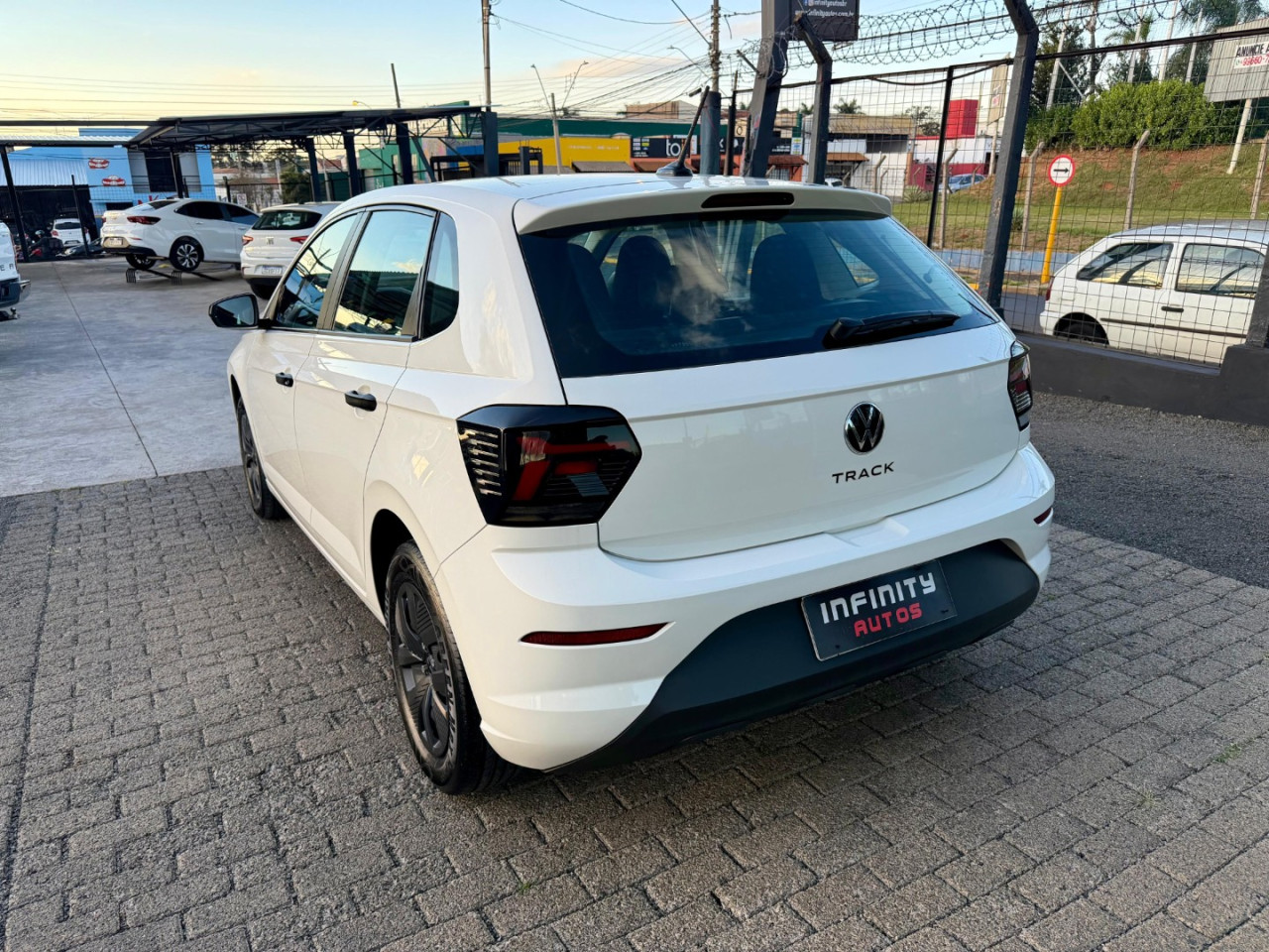 Polo Hatch 1.0 4P MPI TRACK