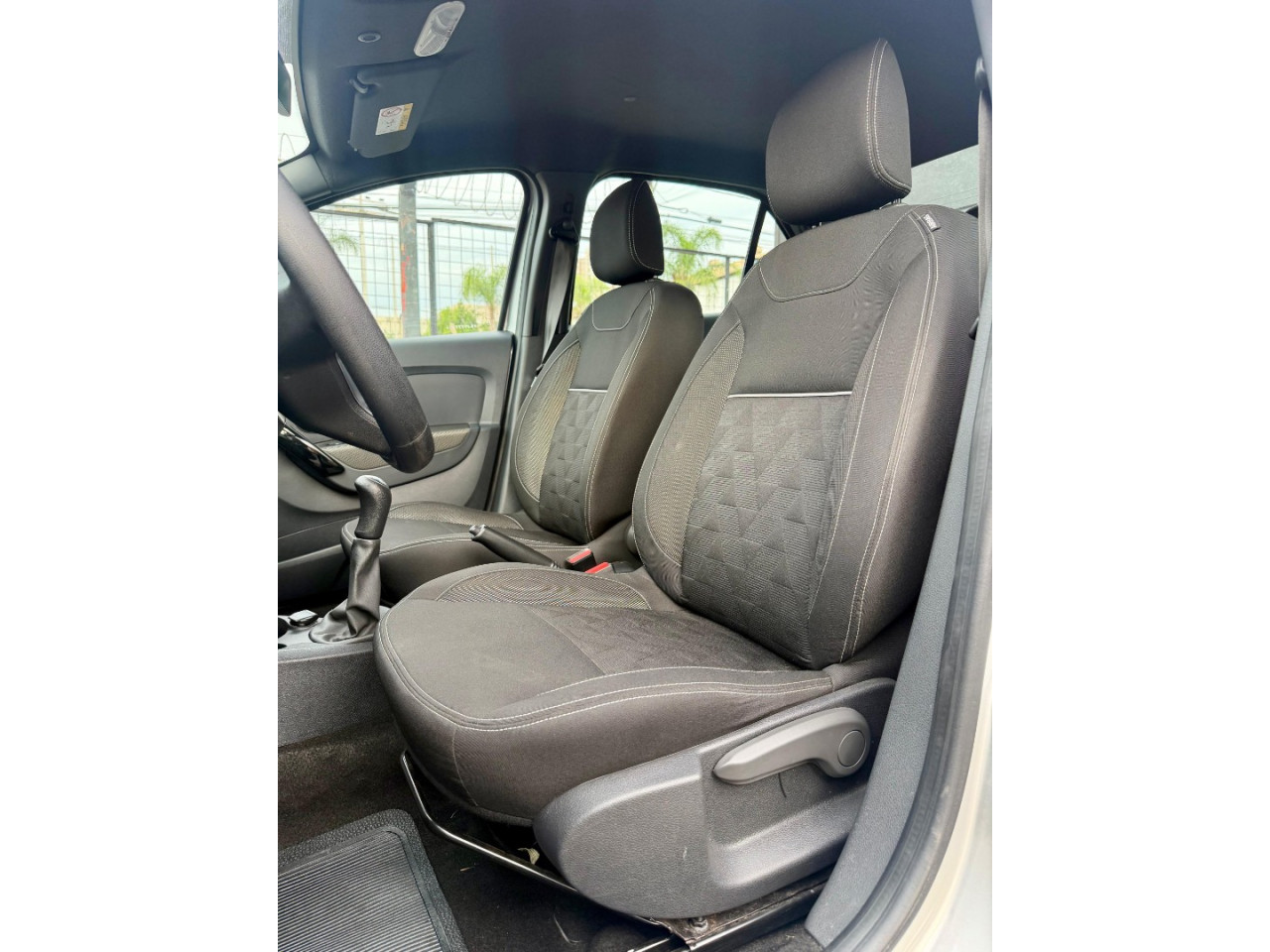 Logan 1.0 12V 4P FLEX SCE ZEN