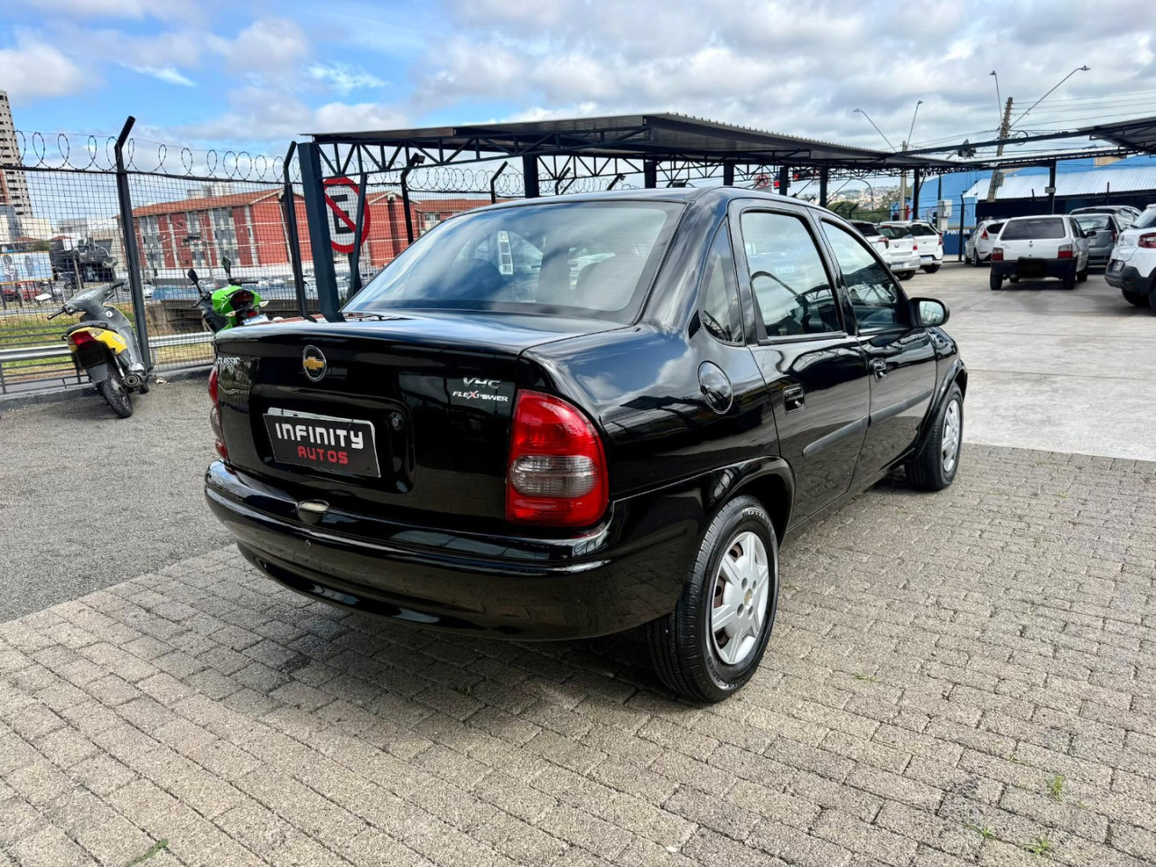 Classic Sedan 1.0 4P FLEX LIFE