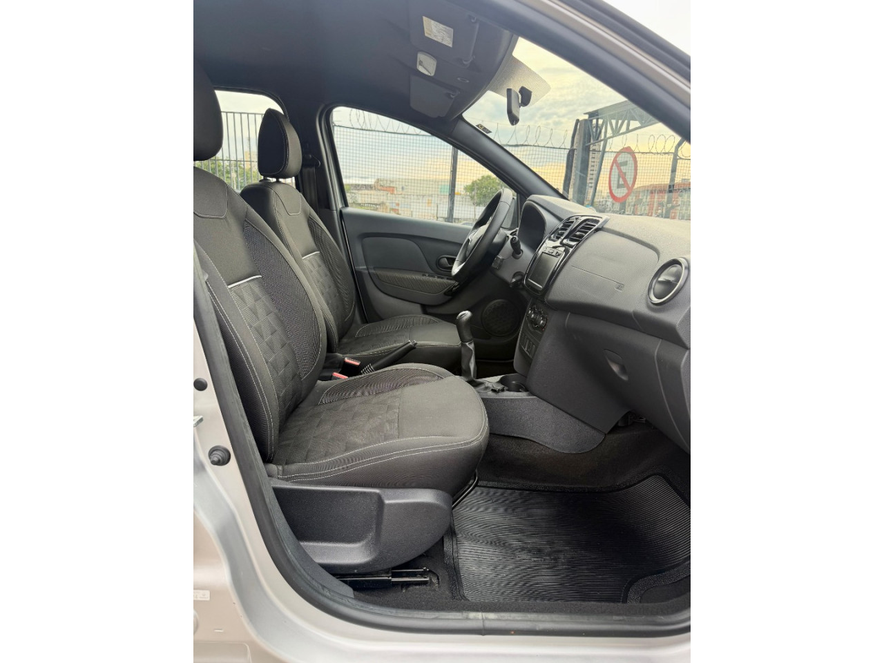Logan 1.0 12V 4P FLEX SCE ZEN