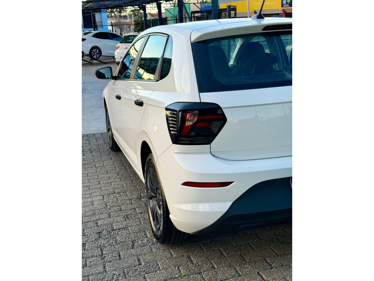 Polo Hatch 1.0 4P MPI TRACK