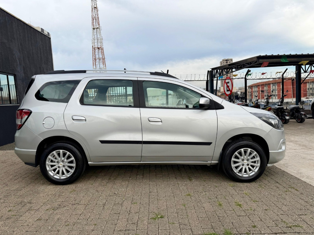 Spin 1.8 4P FLEX LT AUTOMÁTICO