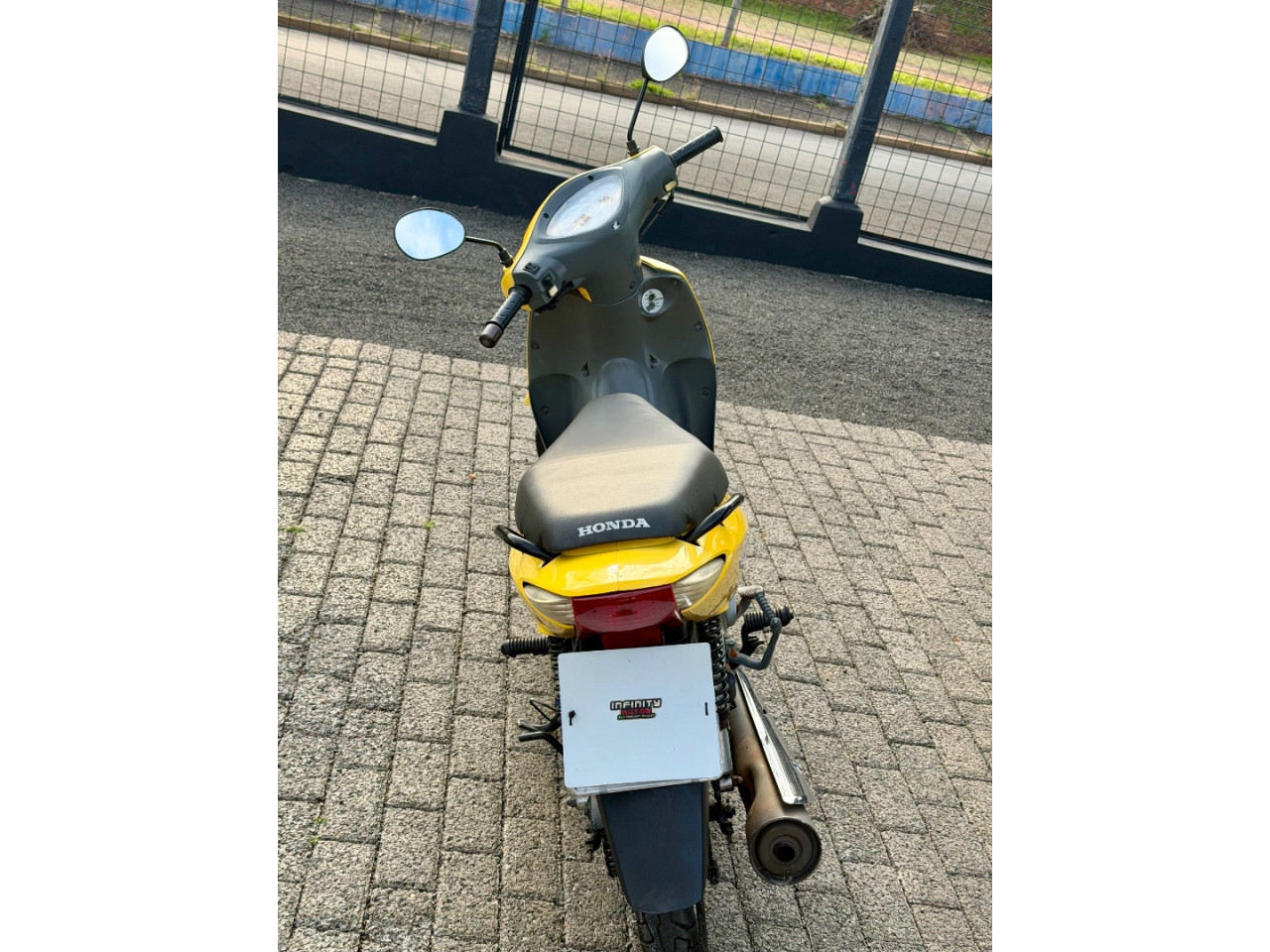 Biz 125 ES
