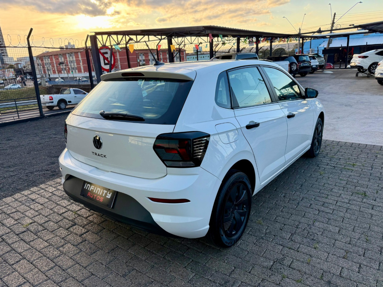 Polo Hatch 1.0 4P MPI TRACK