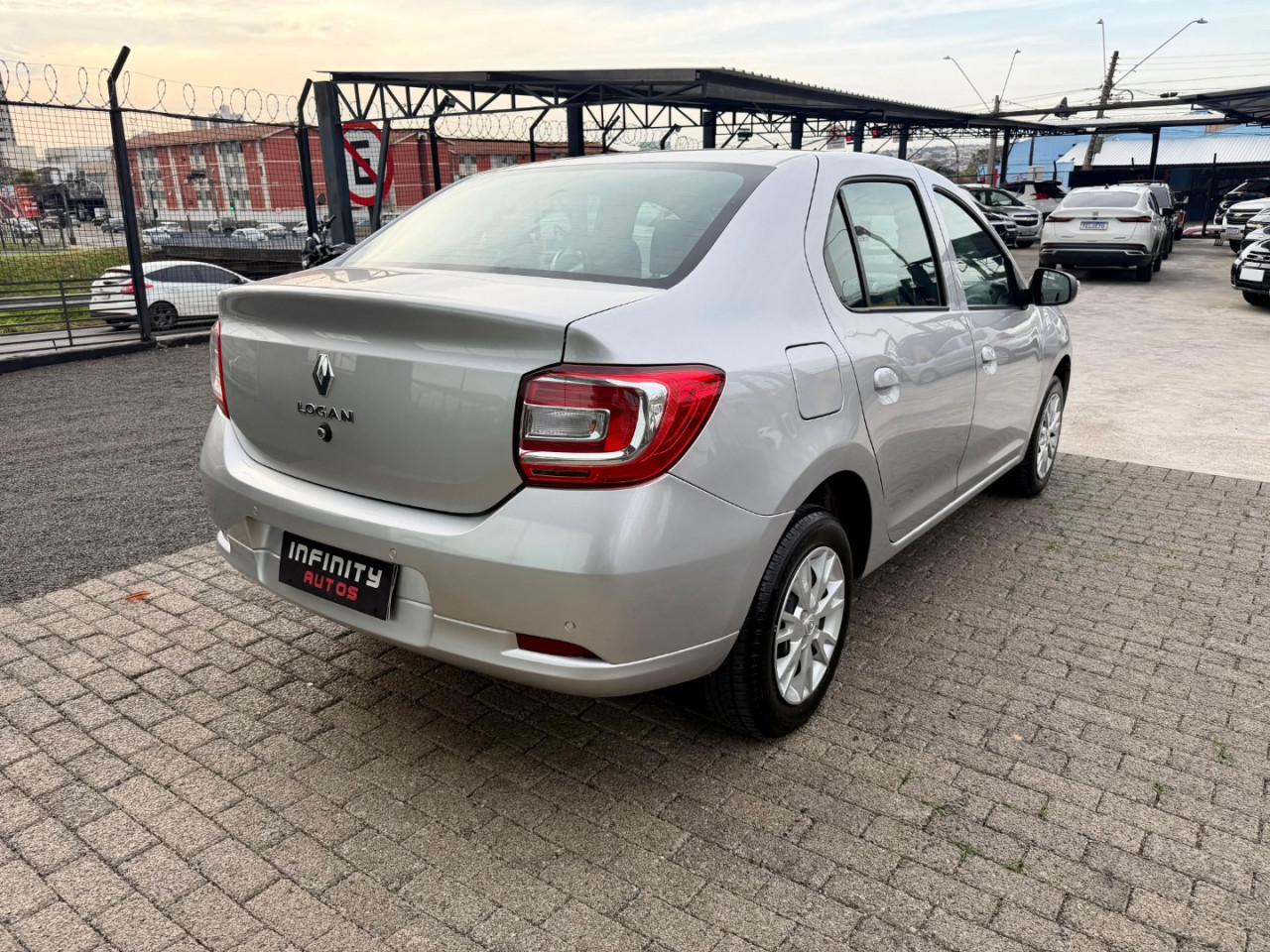 Logan 1.0 12V 4P FLEX SCE ZEN