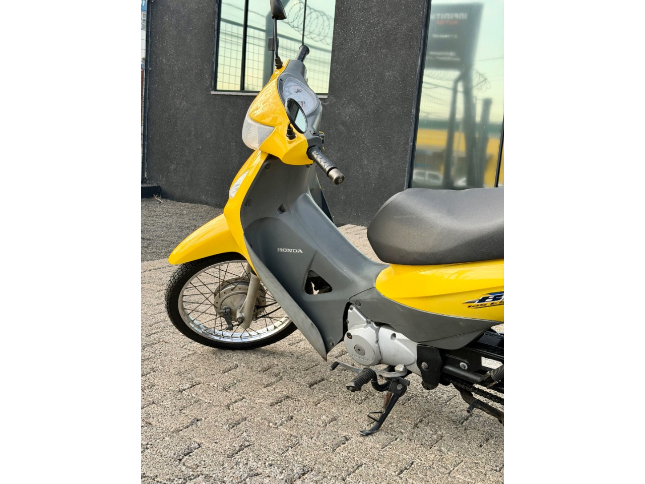Biz 125 ES