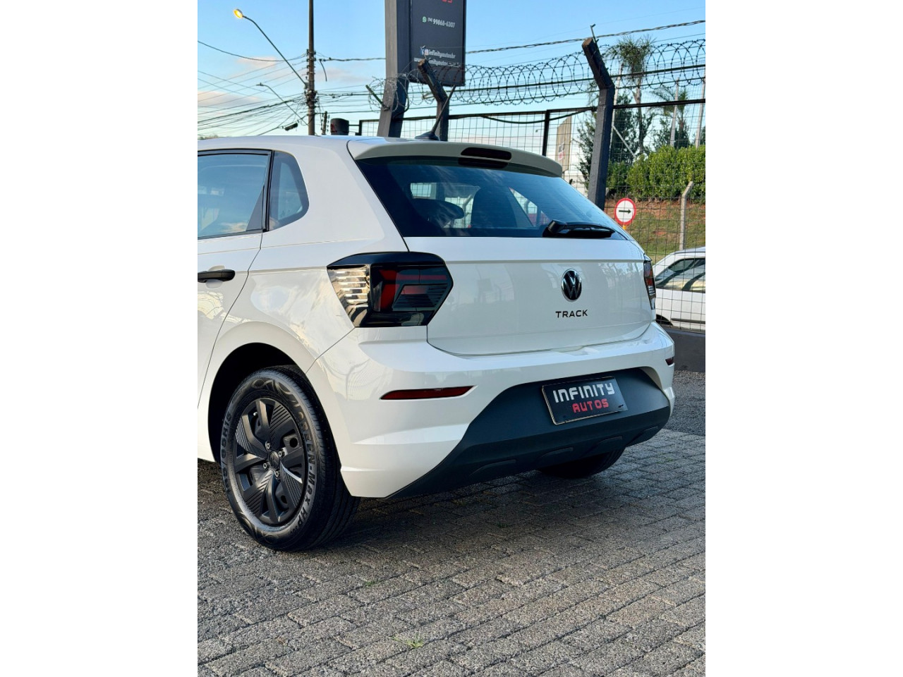 Polo Hatch 1.0 4P MPI TRACK