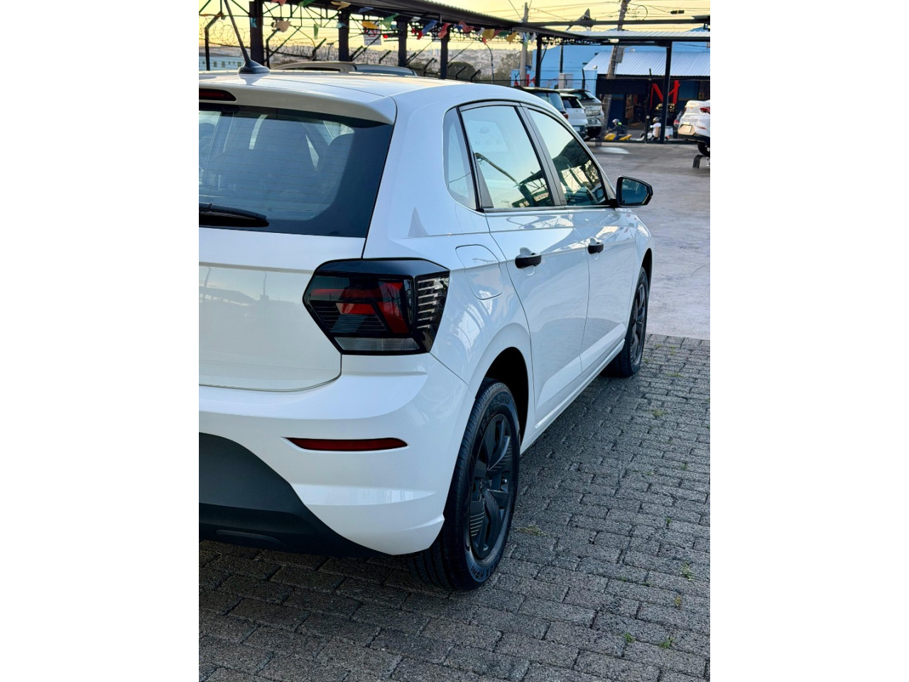 Polo Hatch 1.0 4P MPI TRACK