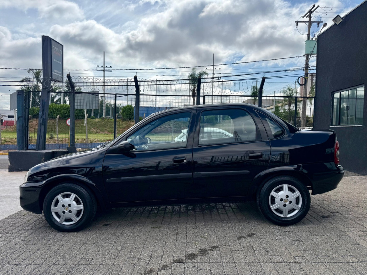 Classic Sedan 1.0 4P FLEX LIFE