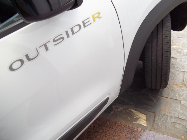 Kwid 1.0 12V 4P SCE FLEX OUTSIDER