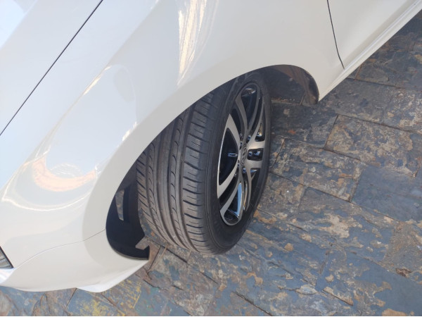 VOLKSWAGEN Jetta 1.4 16V 4P TSI CONFORTLINE AUTOMÁTICO