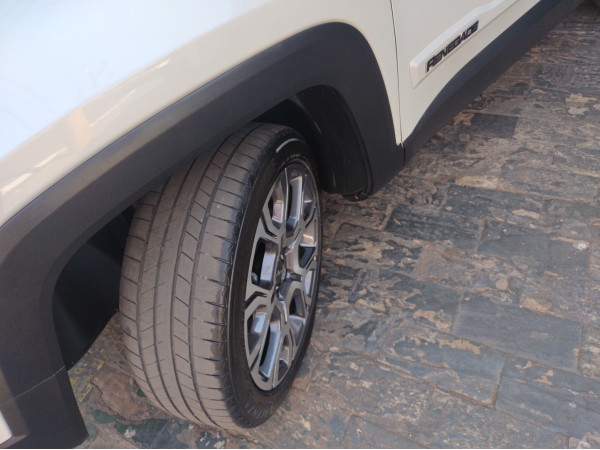 JEEP Renegade 1.3 16V 4P FLEX T270 S 4X4 TURBO AUTOMÁTICO