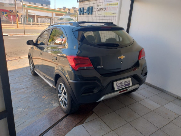 CHEVROLET Onix Hatch 1.4 4P FLEX ACTIV