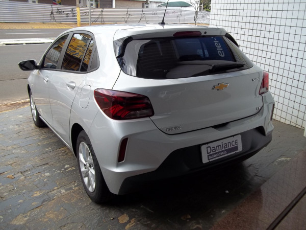 Onix Hatch 1.0 4P FLEX LT TURBO AUTOMÁTICO