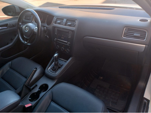 VOLKSWAGEN Jetta 1.4 16V 4P TSI CONFORTLINE AUTOMÁTICO