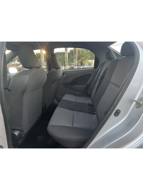 Etios Sedan 1.5 16V 4P FLEX XLS