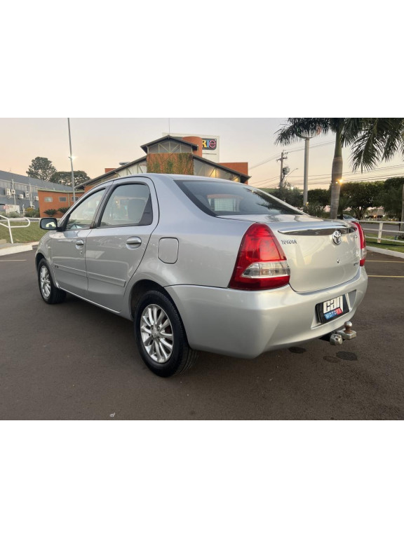 Etios Sedan 1.5 16V 4P FLEX XLS