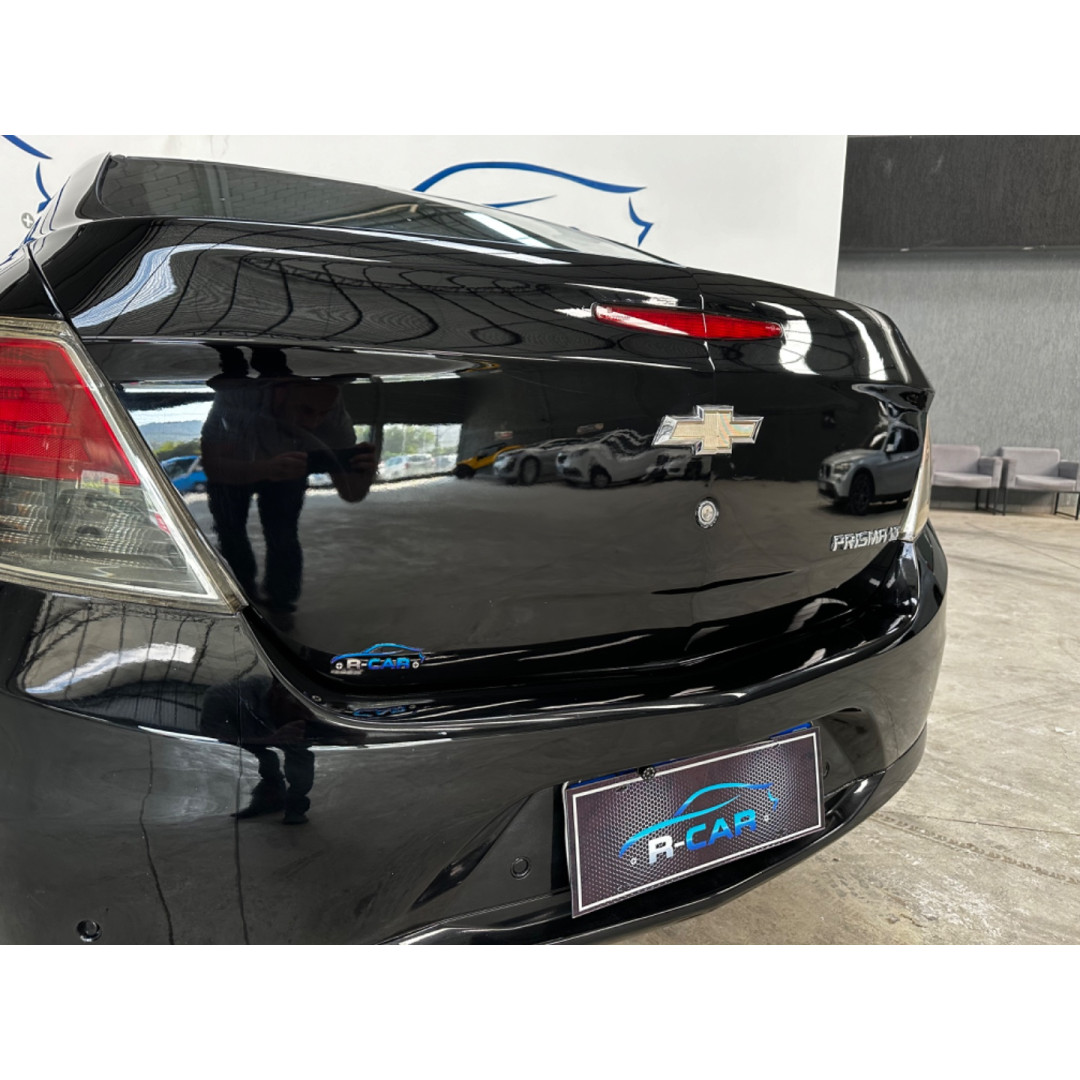 Prisma 1.4 4P LT FLEX AUTOMÁTICO