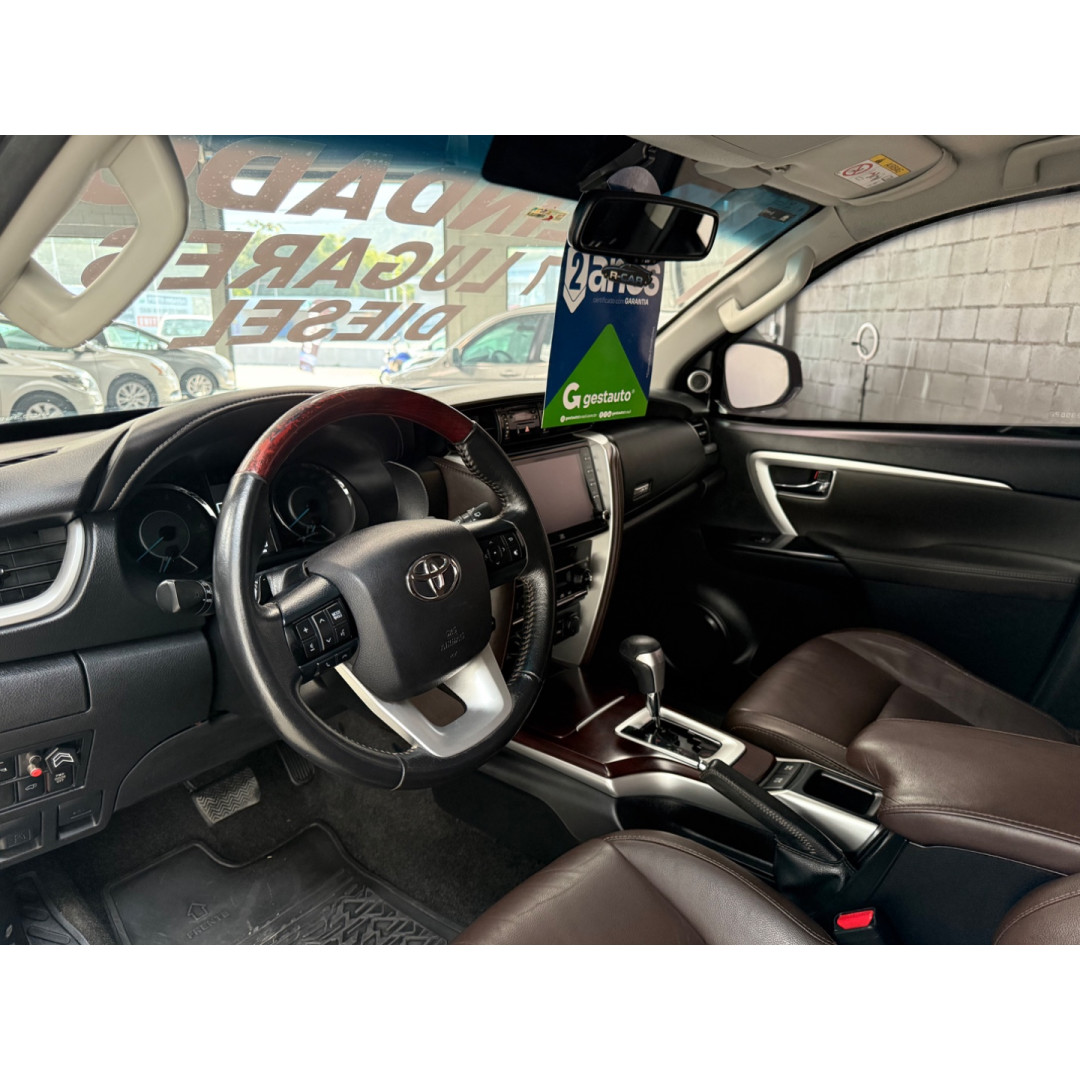 Hilux SW4 2.8 16V 4P SRX 4X4 7 LUGARES TURBO DIESEL AUTOMÁTICO