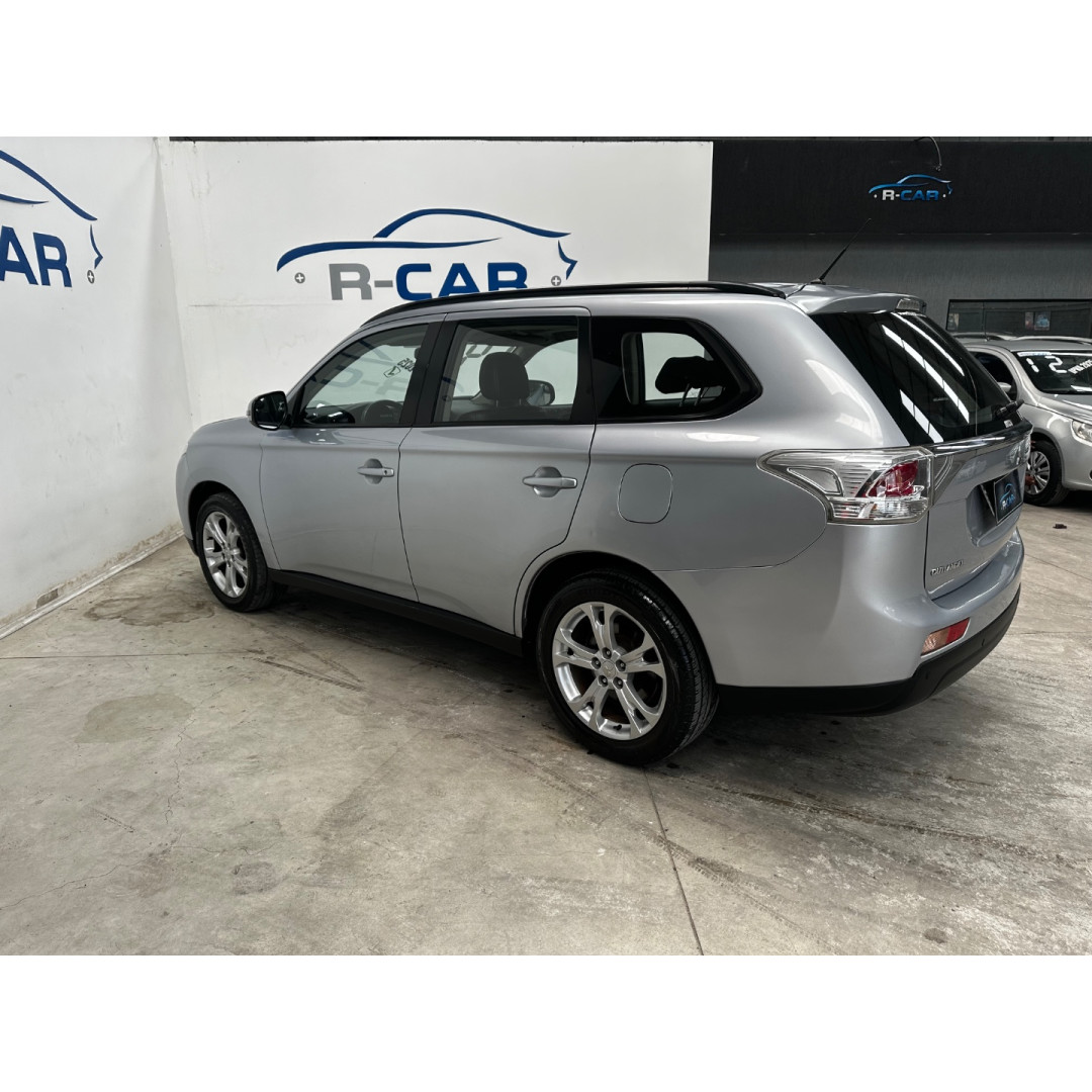Outlander 2.0 16V 4P AUTOMÁTICO