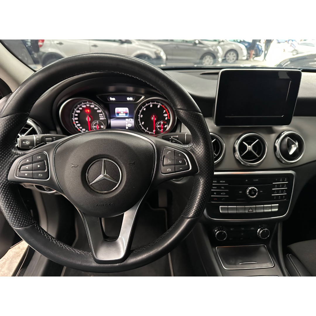 A 200 1.6 16V 4P TURBO AUTOMÁTICO