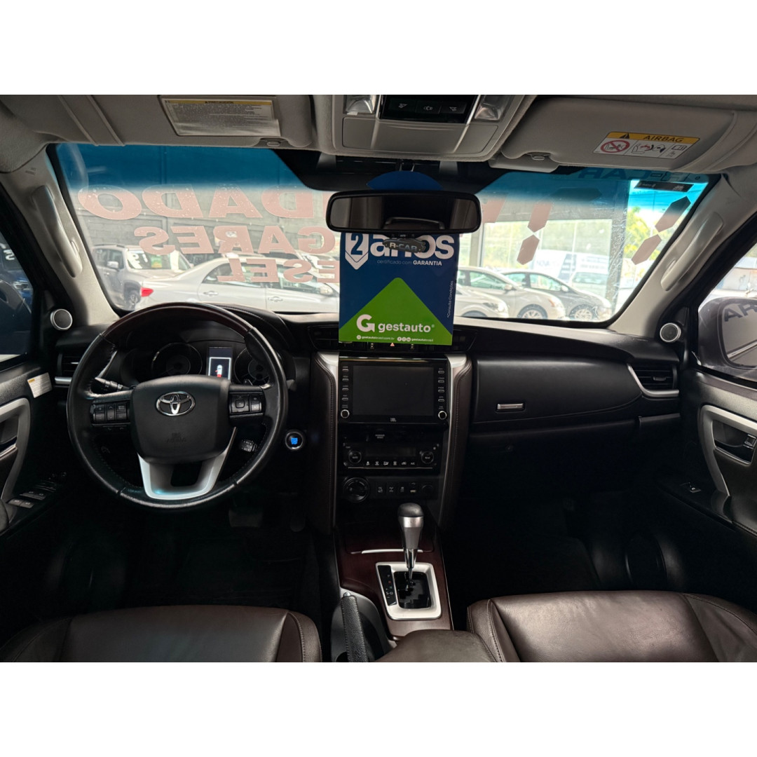 Hilux SW4 2.8 16V 4P SRX 4X4 7 LUGARES TURBO DIESEL AUTOMÁTICO