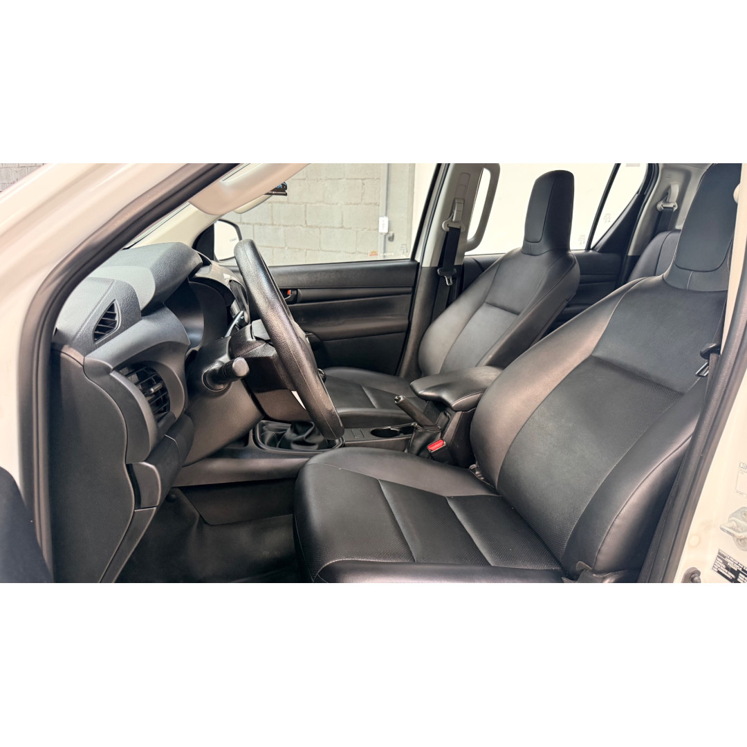 TOYOTA Hilux Caminhonete 2.5 16V 4P 4X4 STD TURBO DIESEL CABINE DUPLA