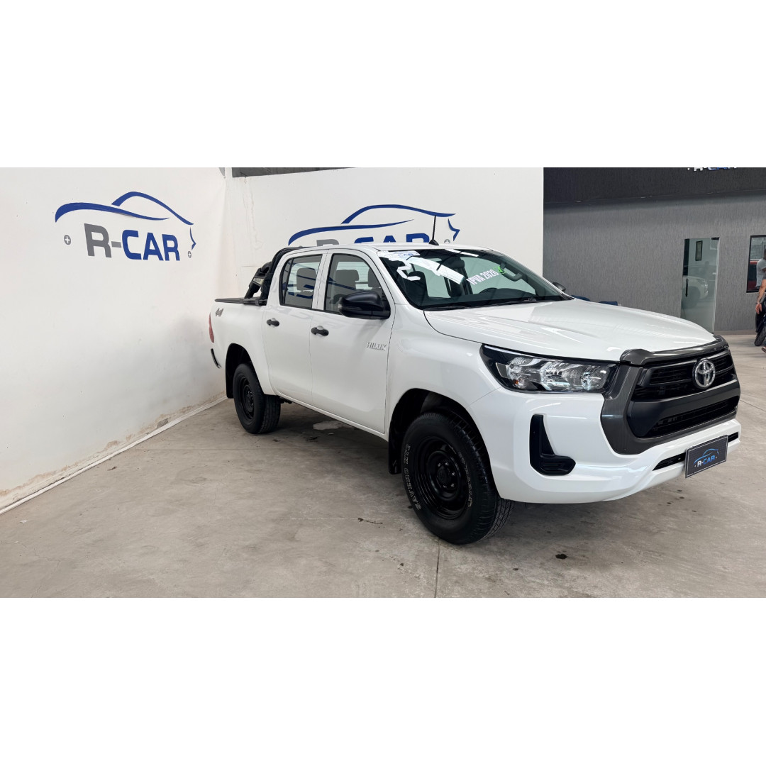 TOYOTA Hilux Caminhonete 2.5 16V 4P 4X4 STD TURBO DIESEL CABINE DUPLA