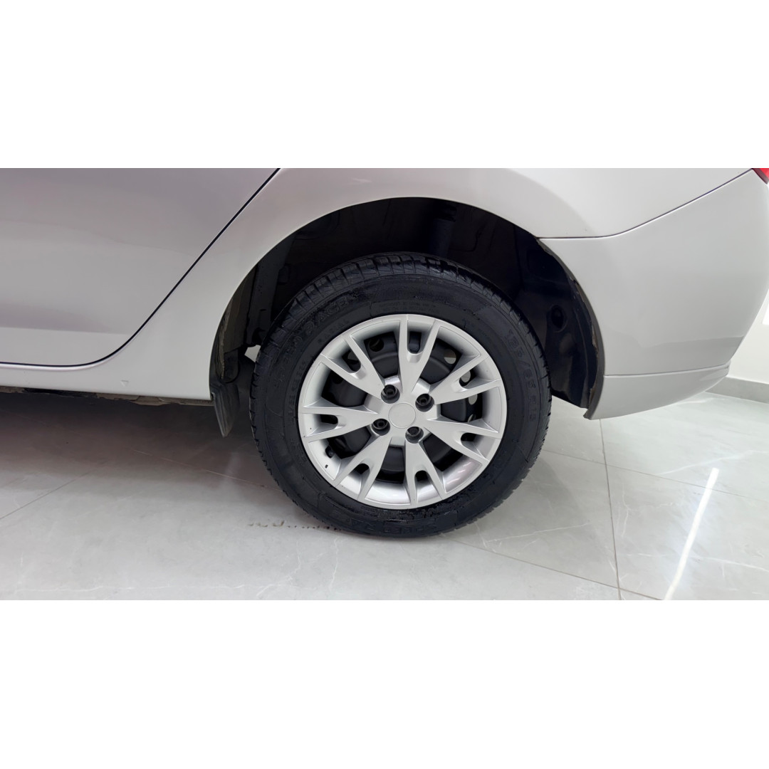 RENAULT Logan 1.0 12V 4P FLEX SCE ZEN