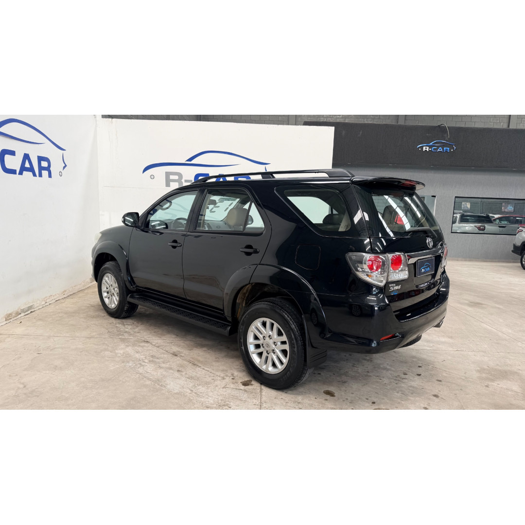 TOYOTA Hilux SW4 3.0 16V 4P SRV 4X4 7 LUGARES TURBO DIESEL AUTOMÁTICO