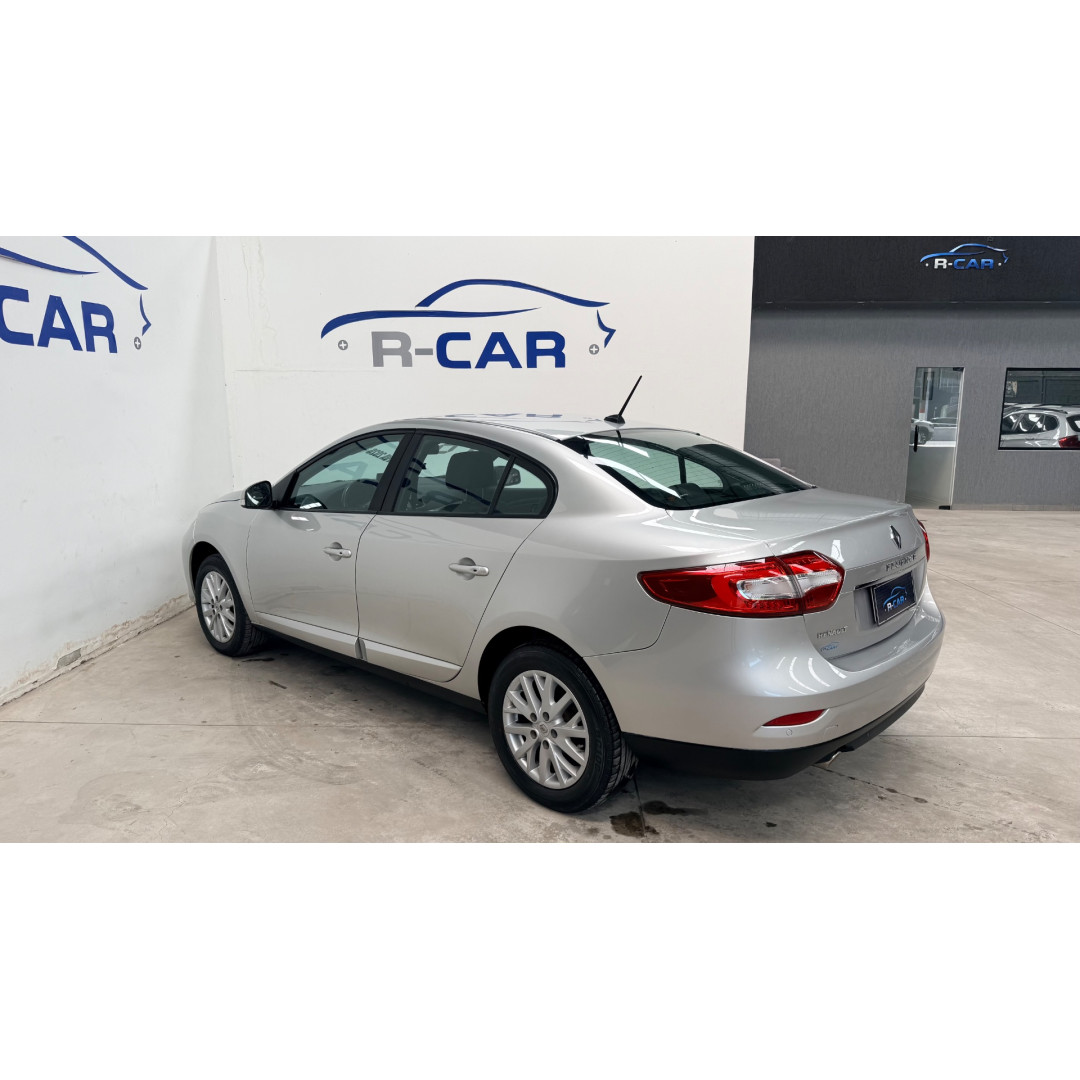 RENAULT Fluence 2.0 16V 4P FLEX DYNAMIQUE AUTOMÁTICO