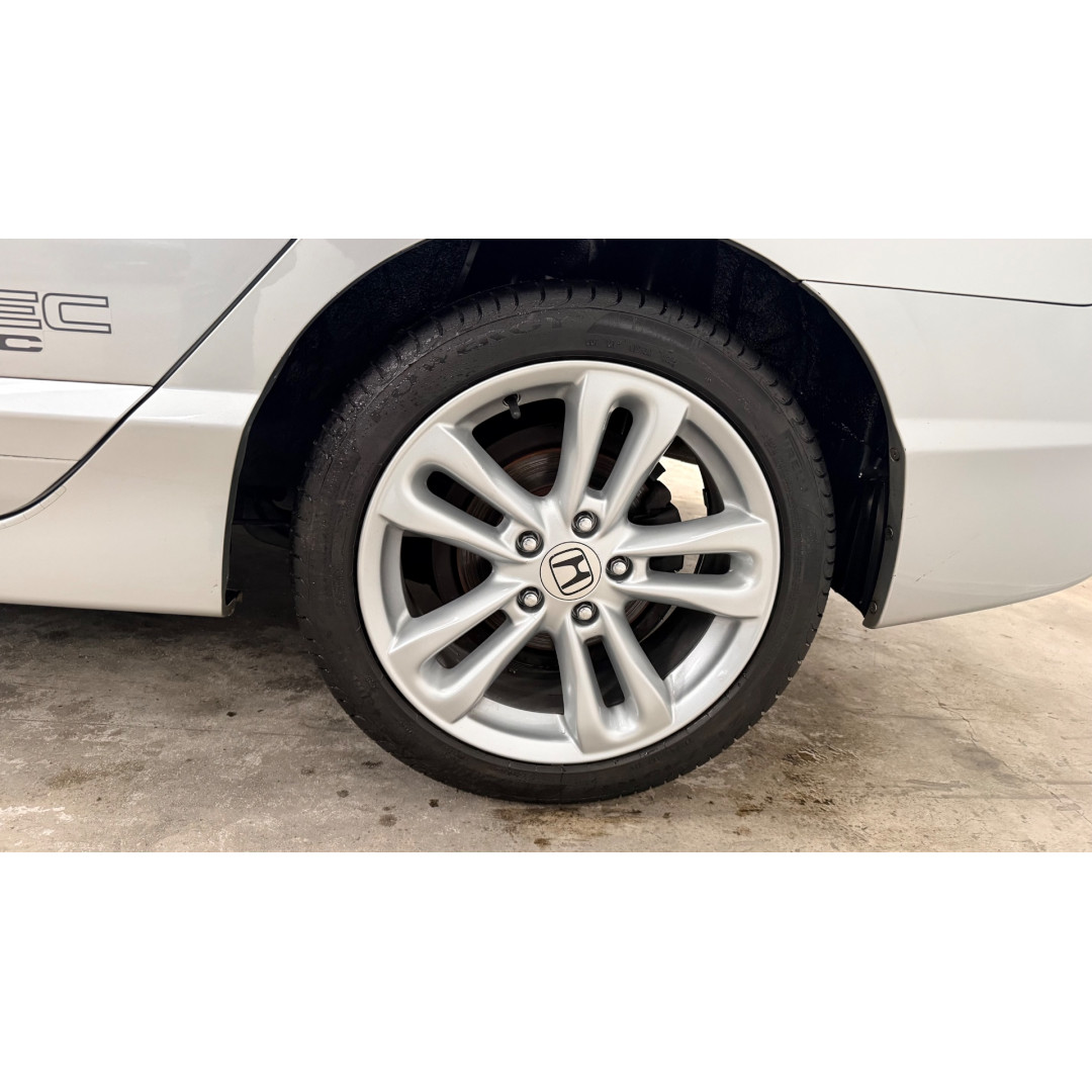 HONDA Civic 2.0 16V 4P SI