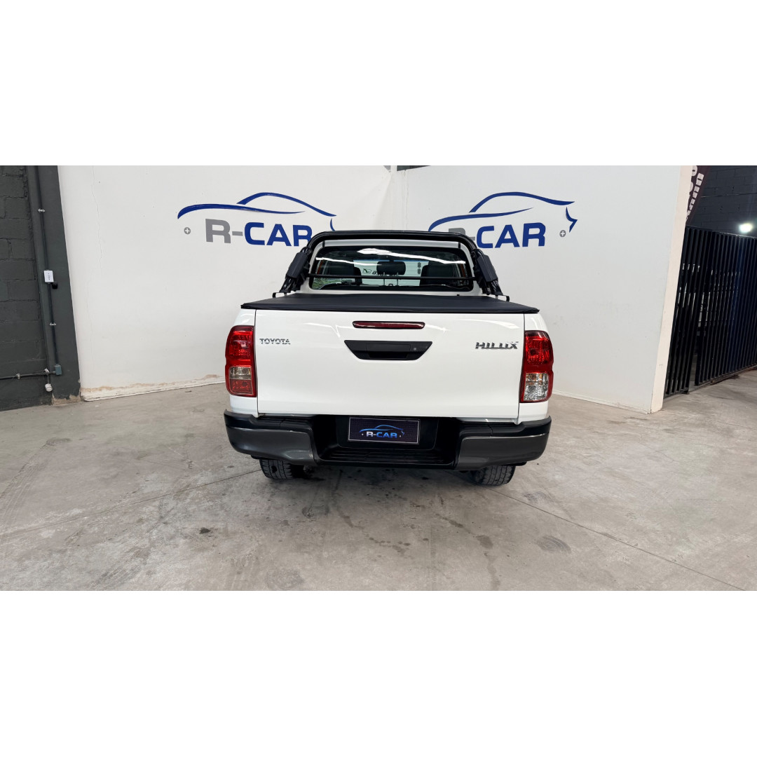 TOYOTA Hilux Caminhonete 2.5 16V 4P 4X4 STD TURBO DIESEL CABINE DUPLA