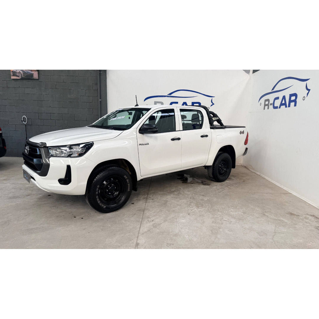 TOYOTA Hilux Caminhonete 2.5 16V 4P 4X4 STD TURBO DIESEL CABINE DUPLA