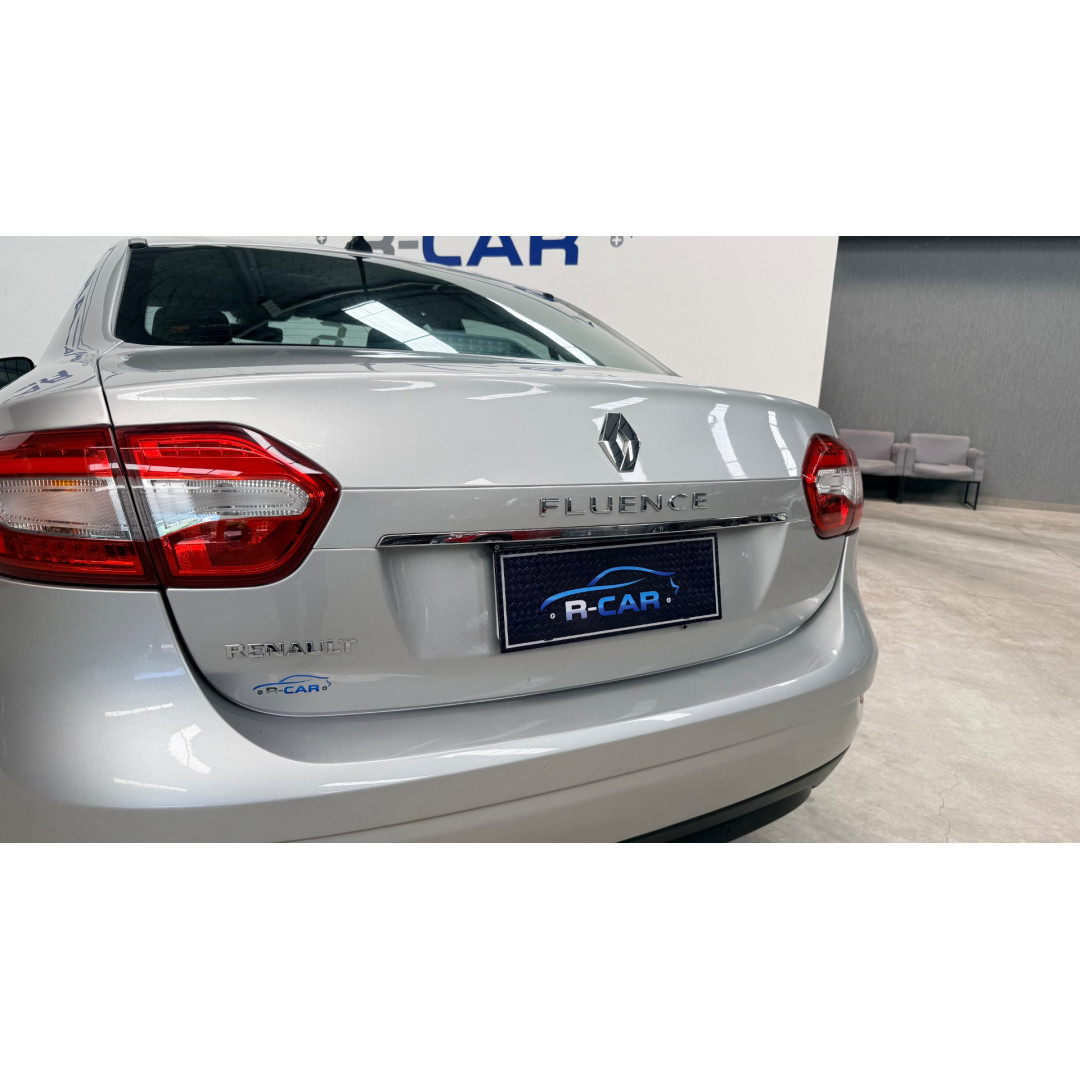 RENAULT Fluence 2.0 16V 4P FLEX DYNAMIQUE AUTOMÁTICO