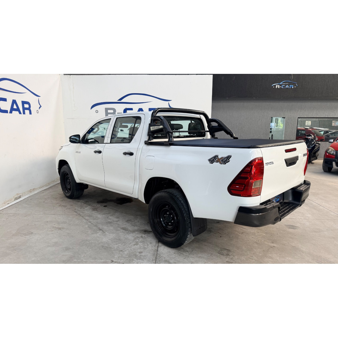 TOYOTA Hilux Caminhonete 2.5 16V 4P 4X4 STD TURBO DIESEL CABINE DUPLA
