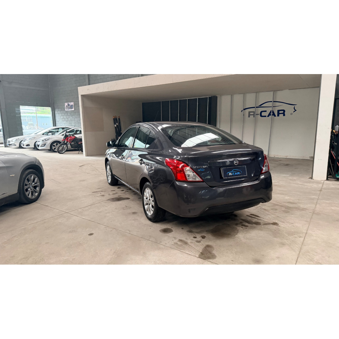 NISSAN Versa Sedan 1.0 4P FLEX S