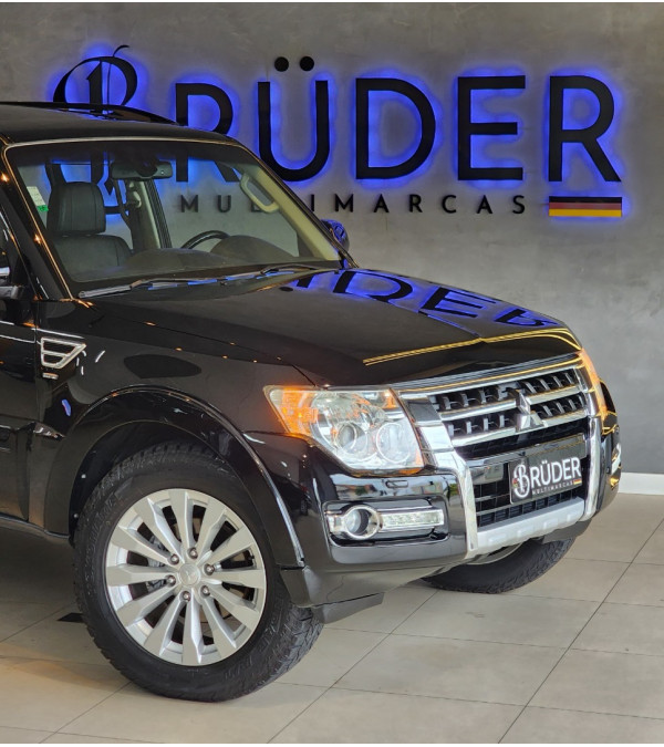 Pajero Full 3.2 16V 4P HPE 4X4 TURBO DIESEL AUTOMÁTICO