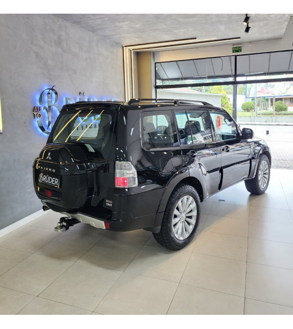 Pajero Full 3.2 16V 4P HPE 4X4 TURBO DIESEL AUTOMÁTICO