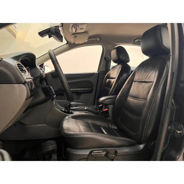 Focus Sedan 2.0 16V 4P