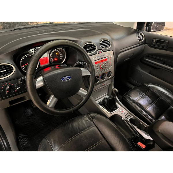 Focus Sedan 2.0 16V 4P
