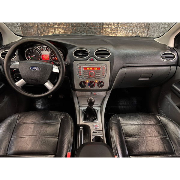 Focus Sedan 2.0 16V 4P
