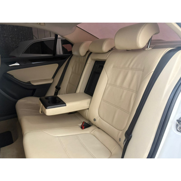 VOLKSWAGEN Jetta 2.0 4P FLEX CONFORTLINE TIPTRONIC AUTOMÁTICO