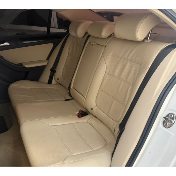 VOLKSWAGEN Jetta 2.0 4P FLEX CONFORTLINE TIPTRONIC AUTOMÁTICO