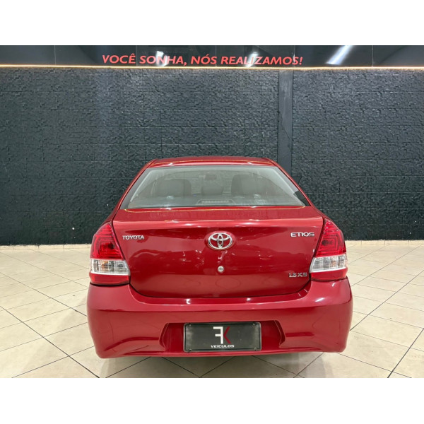 Etios Sedan 1.5 16V 4P FLEX XS