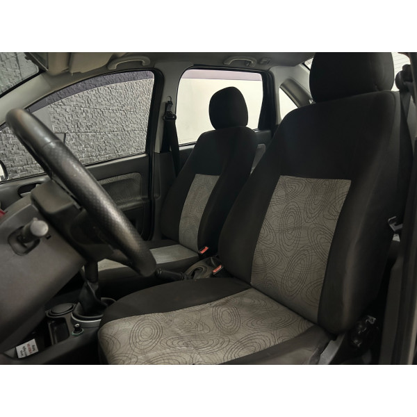 Fiesta Sedan 1.6 4P FLEX