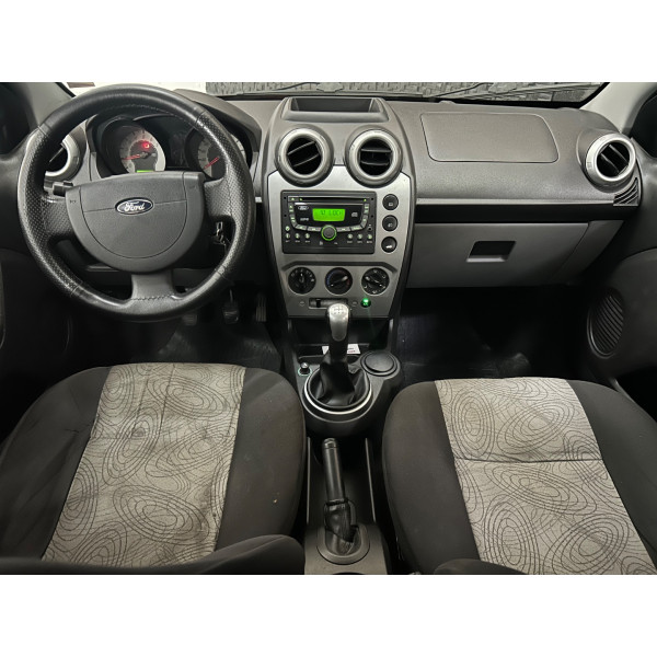 Fiesta Sedan 1.6 4P FLEX