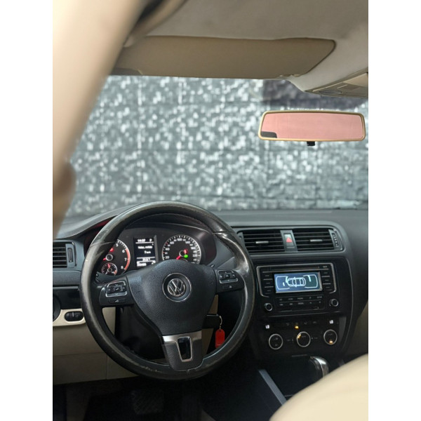 VOLKSWAGEN Jetta 2.0 4P FLEX CONFORTLINE TIPTRONIC AUTOMÁTICO
